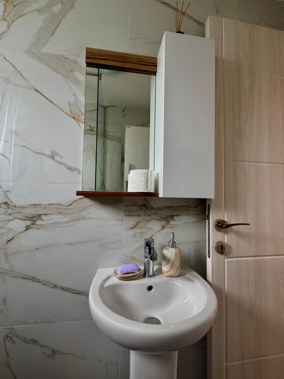 Lakeside Harmony Apartment Golubovci Экстерьер фото